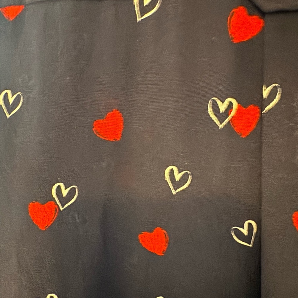Rails Navy SILK Blouse with Red and White Heart Motif - Picture 4 of 7